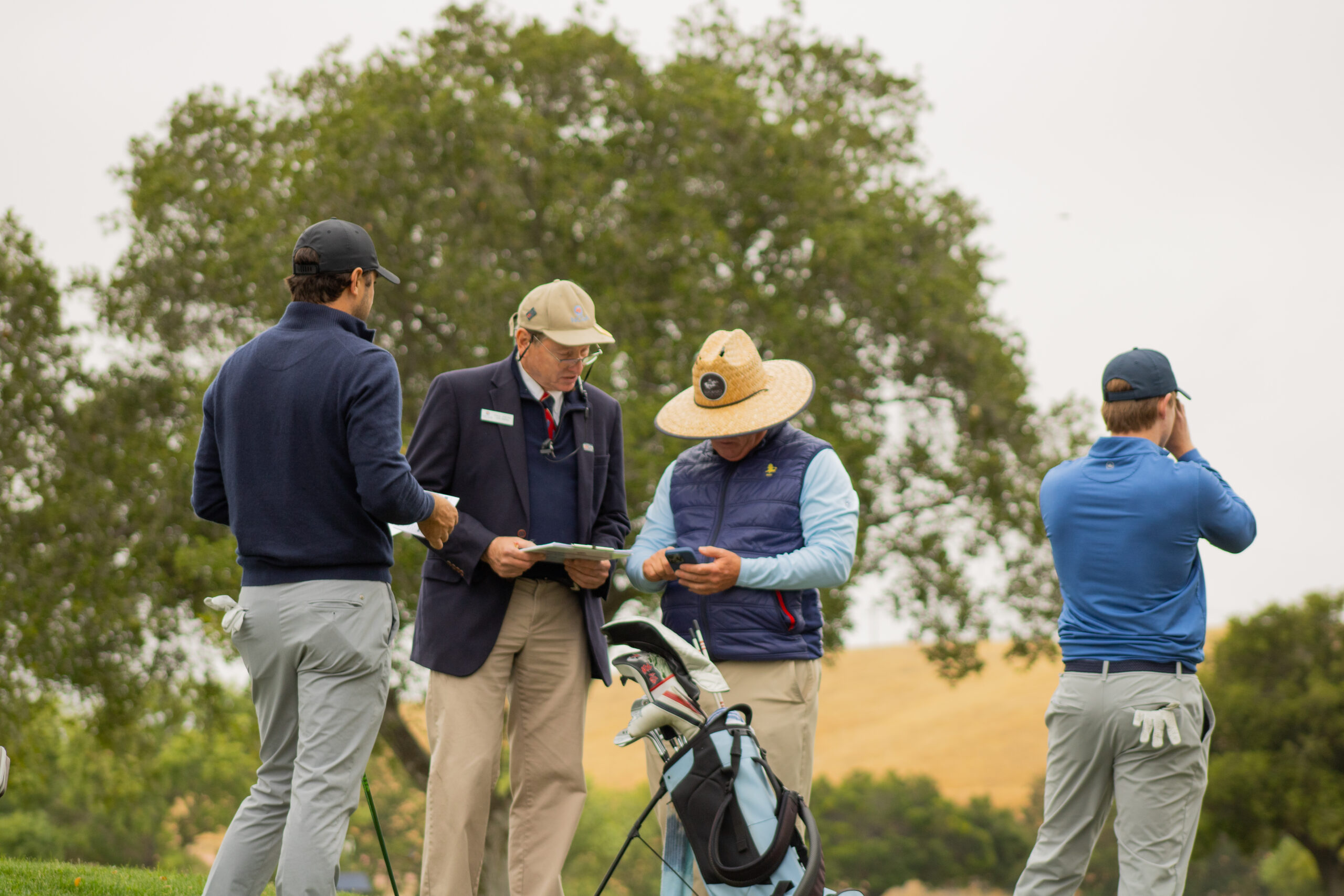 friends golfing