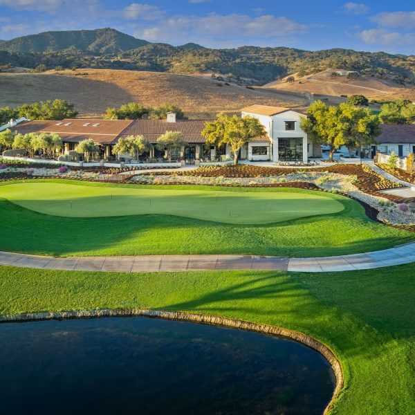 PondHole-18_Clubhouse